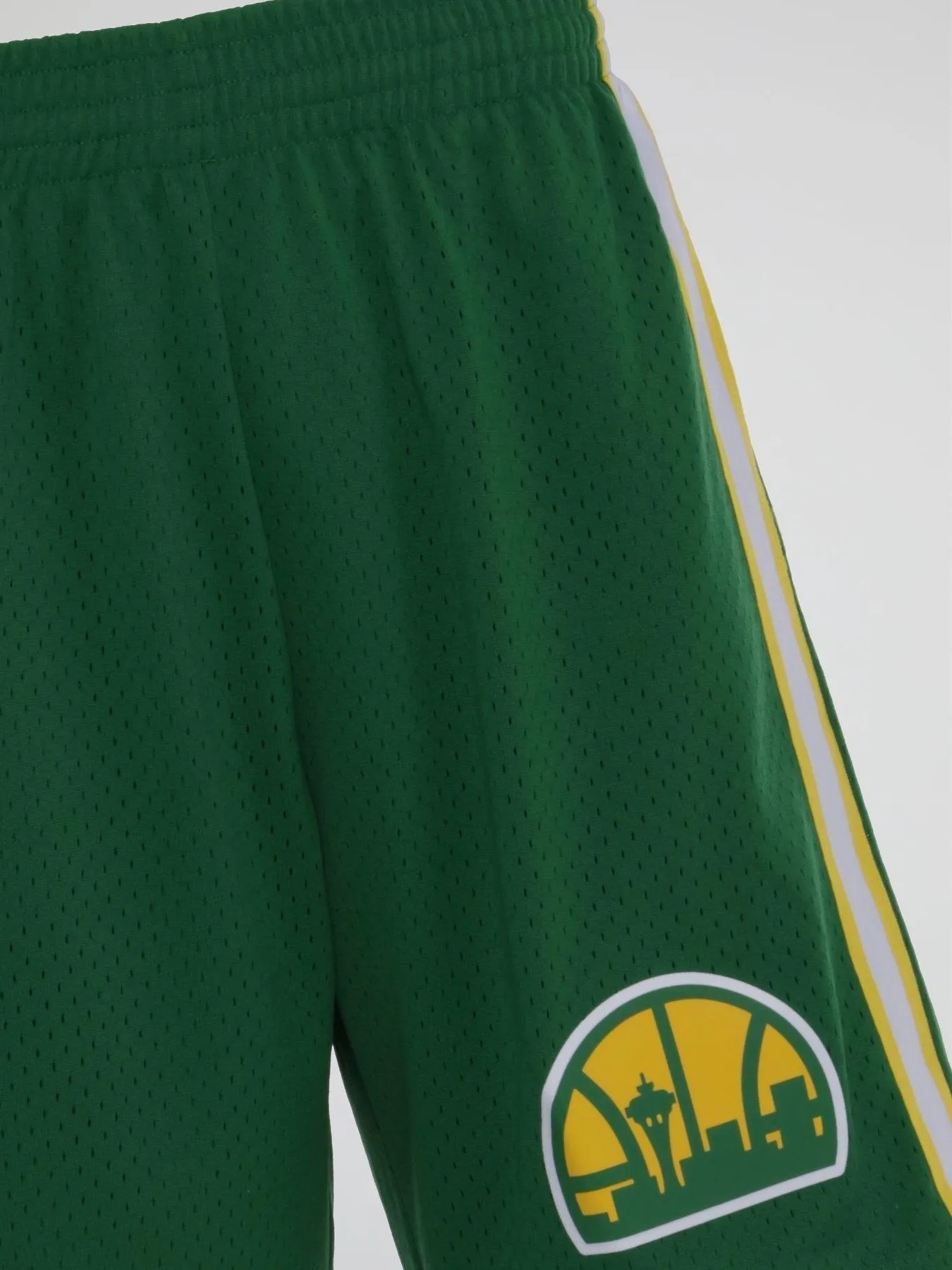 Mitchell and Ness - Seattle Supersonics 94-95 Swingman Road Shorts