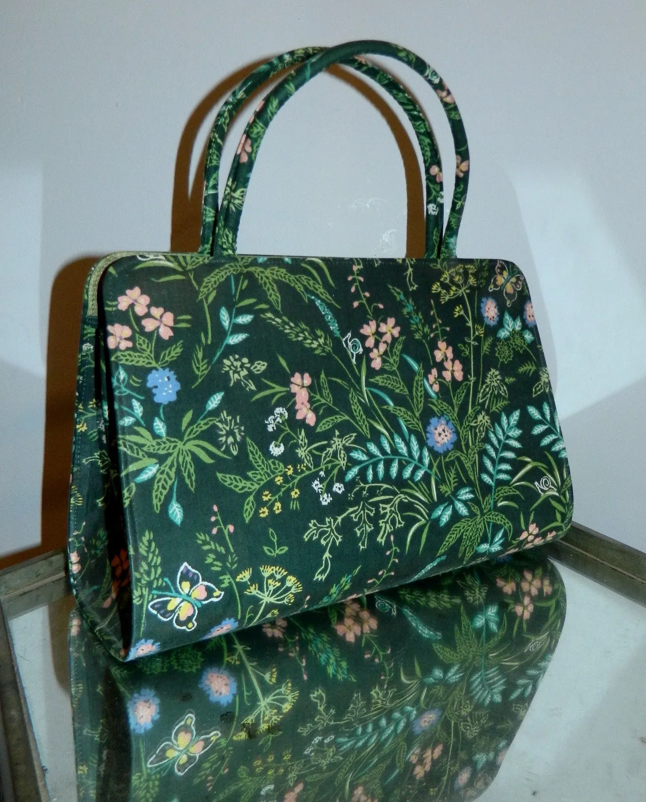 vintage 1960s handbag Margaret Smith floral purse ferns snails